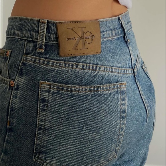 Low Waisted Calvin Klein Jeans - Picture 1 of 2